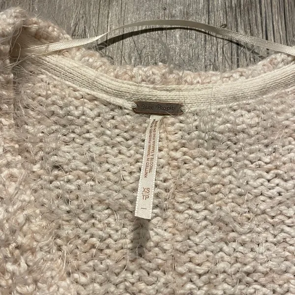 Free People Women's oversized Cream Sweater - Image 5