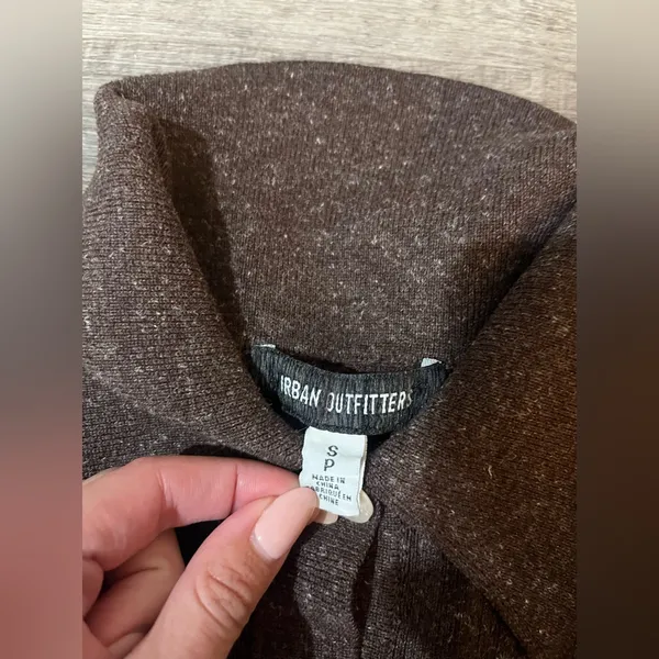 URBAN OUTFITTERS Chocolate Ribbed Henley Top - Image 5