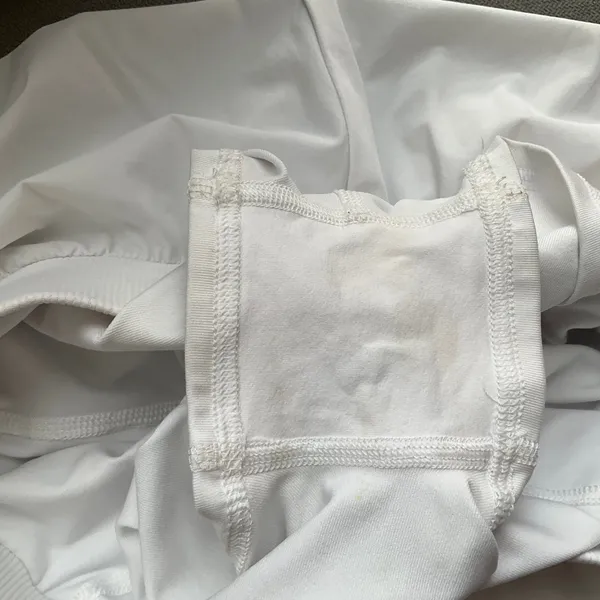 Alo Yoga Breezy Short White XS - Image 4