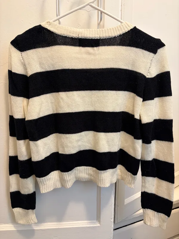 Ambiance Black and Cream Striped Crewneck Sweater Size Small - Image 6