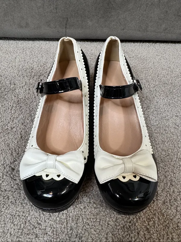 Women’s Black Chunky Heel Mary Jane Pumps Cute Bow & Hearts Round Toe Size 6 NEW - Image 2