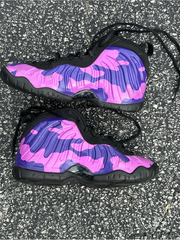 Nike Little Posite Pro 'Hyper Violet' Size 4y Women’s Size 5.5 - Image 2
