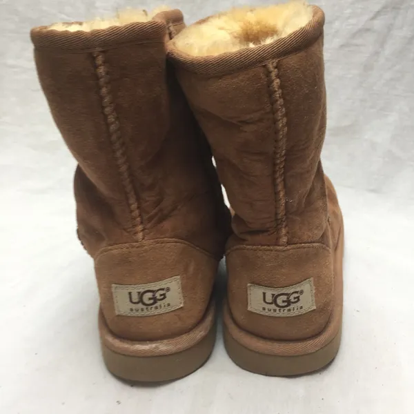 Short UGG Brown Boots Size: 4 - Image 3