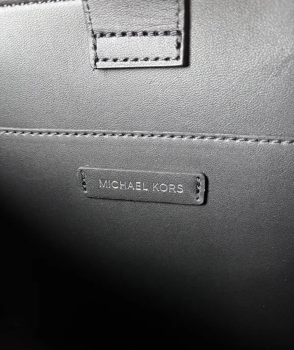Michael Kors Purse And IPad Case - Image 11