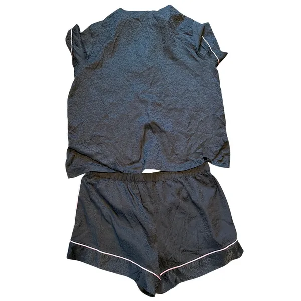 Victoria’s Secret 2 Piece Pajama Short Set. Black with Pink Piping. Size Large - Image 3