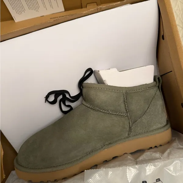 NIB UGG classic ultra mini moss green | size 8 women - Image 6