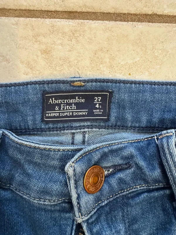 Abercrombie and Fitch Jeans - Image 3