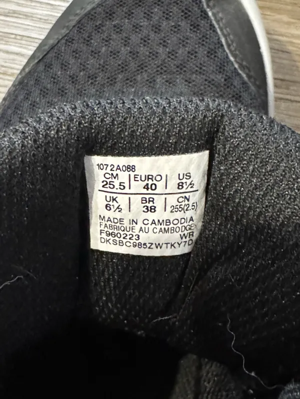 ASICS Upcourt 5 Black & White Volleyball Court Sneakers - Image 4