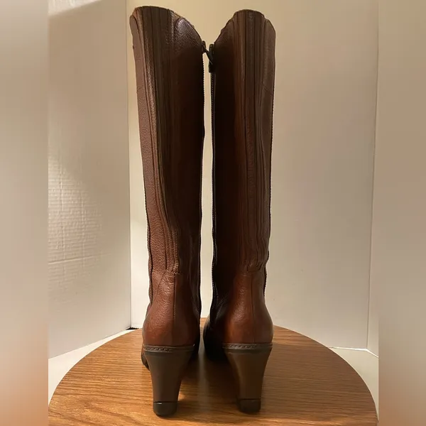 Timberland Tall Brown Gusseted Stratham Heights Genuine Leather Boots - 6.5 - Image 4