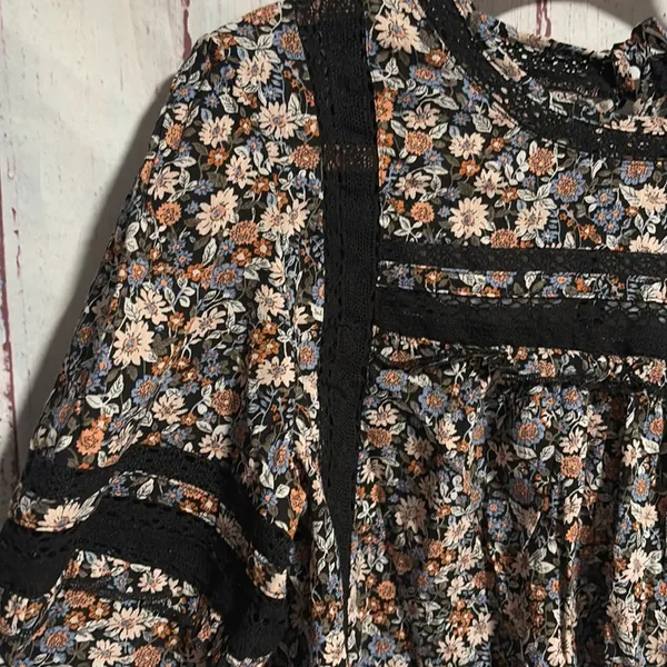 NWT American Eagle Outfitters Floral and Lace Open Back Blouse - Image 5