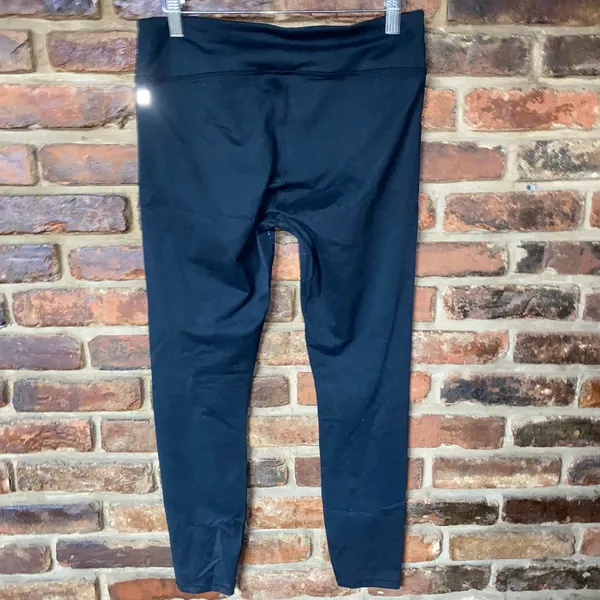 Fabletics Black Define Mid-Rise 7/8 Activewear Leggings Women's Size Medium - Image 6