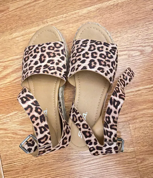 Soda Platform Sandals - Image 3