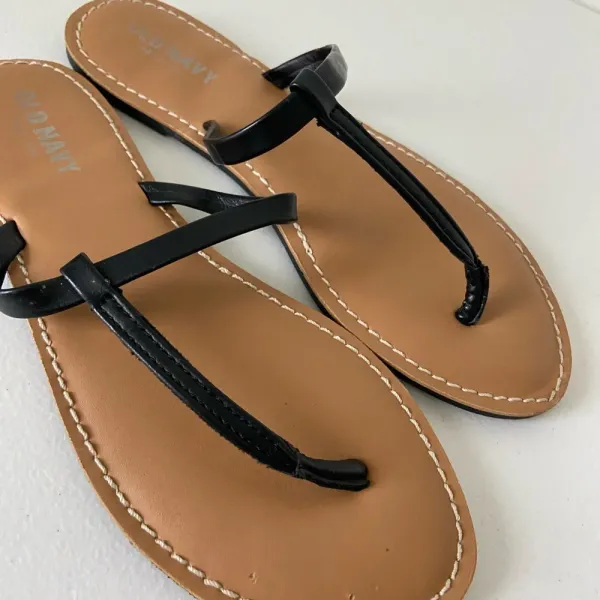 EUC | Old Navy women’s black thong strap sandals — size‎ 7 - Image 5