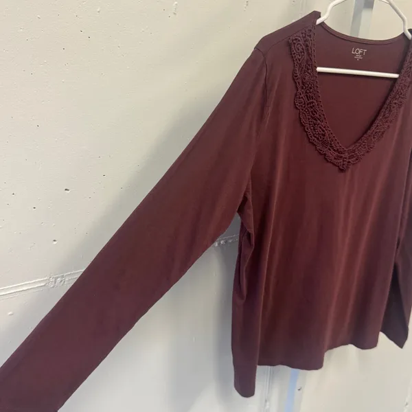 Loft Outlet XL Burgundy Crochet Lace V-Neck Long Sleeve Cotton Top Soft - Image 4