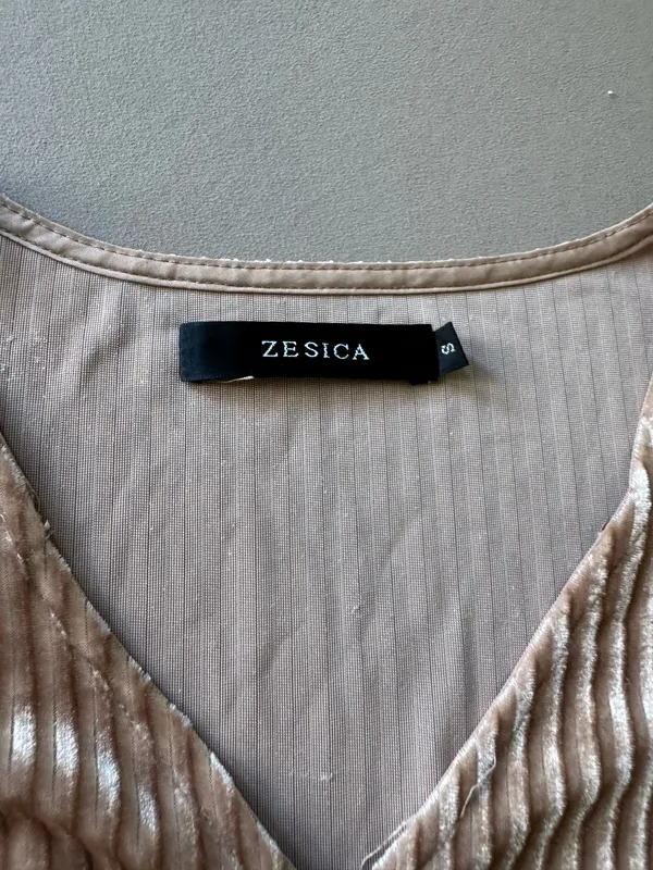 ZESICA Velvet Smocked Waist Midi Dress - Image 10