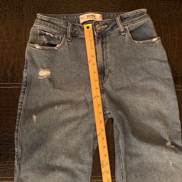 Hollister Ultra High-Rise Dad Jeans Distressed Raw Hem Size 6L W28 Long - Image 3