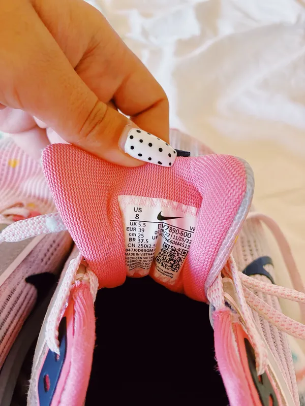 Nike Shoes - Image 2