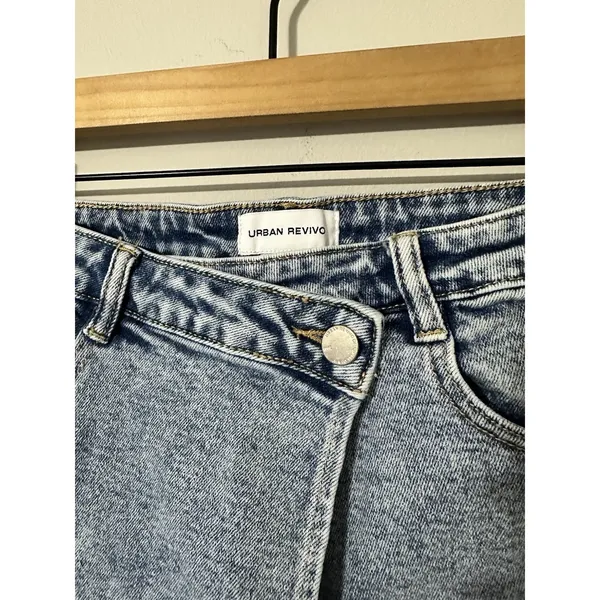 ASOS Urban Revivo Asymmetric Denim Wrap Shorts Light Blue EUC Size‎ S - Image 6