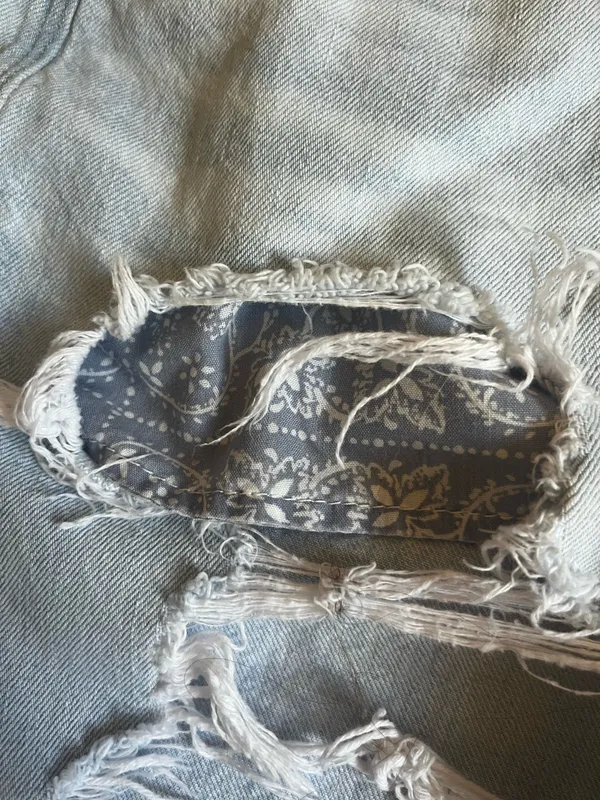 American Eagle Mom Jeans - Image 3