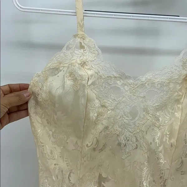 Vintage Gold Label Victoria’s Secret nightie lace accents cream sz M sexy - Image 3