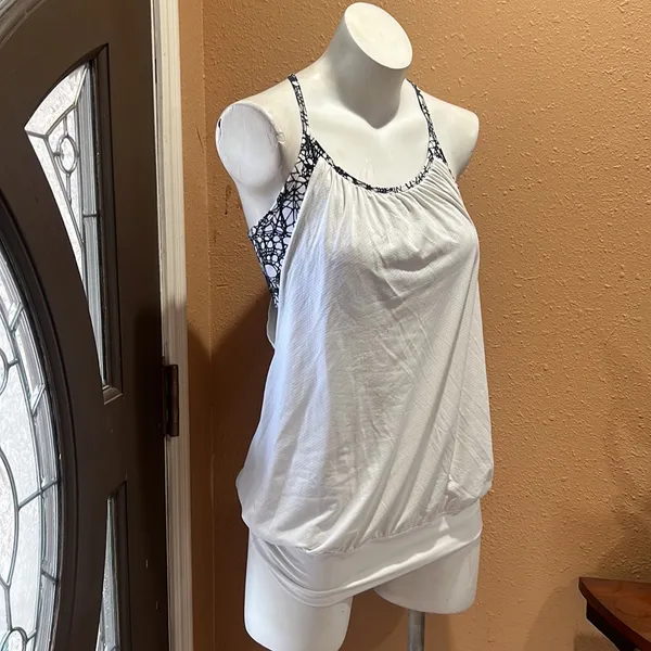 Lululemon tank top - Image 2