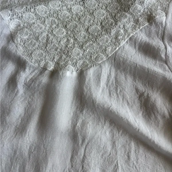 Boho Embroidered V-Neck Blouse White Lace Yoke Floral Bell Sleeve L - Image 8