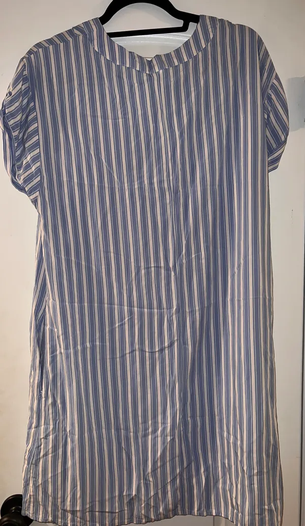 Gap Women’s Short Sleeve V-Neck Dress - Image 4