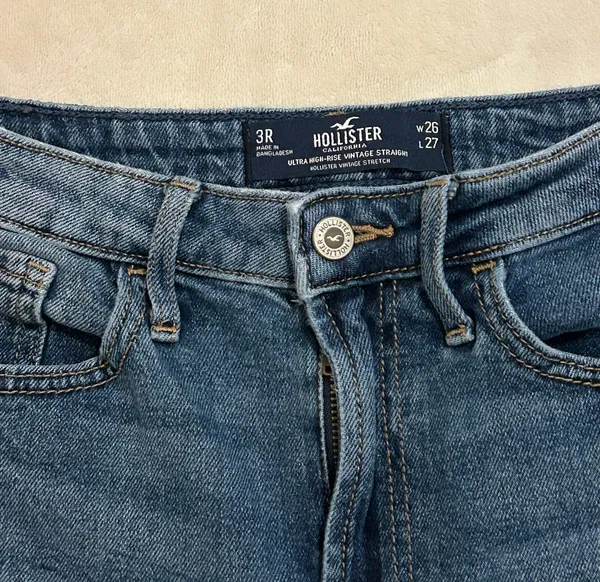 Hollister Ultra High Rise Dark Wash, Straight Jeans - Image 3