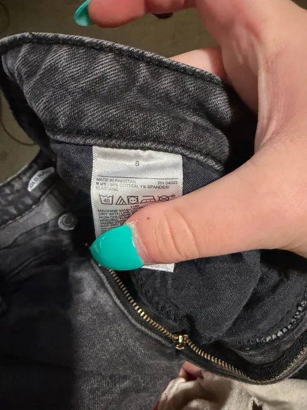 Old Navy Jeans  - Image 4