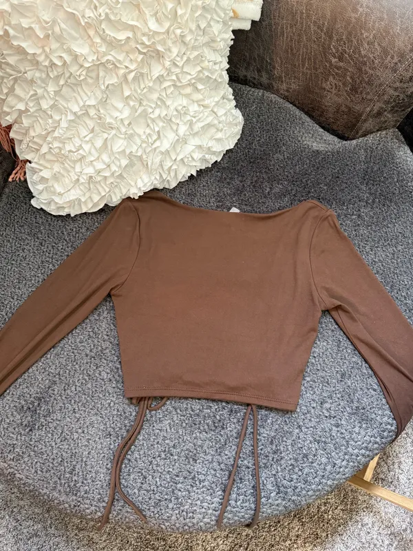 brown square neck ruched long sleeve top Size M - Image 4