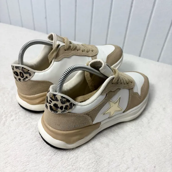 Vintage Havana Beige and White‎ Star Sneakers size 8.5 - Image 3