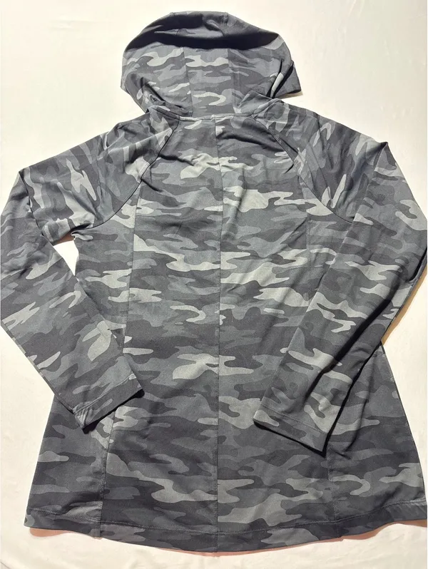 J Jill Fit Performance Zip-Front Hoodie in Cool Gray Camo - Image 6