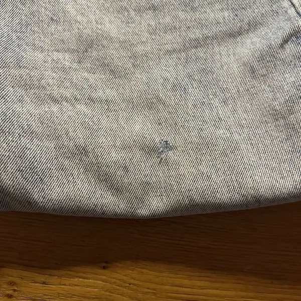 White fox acid wash jeans size medium - Image 3