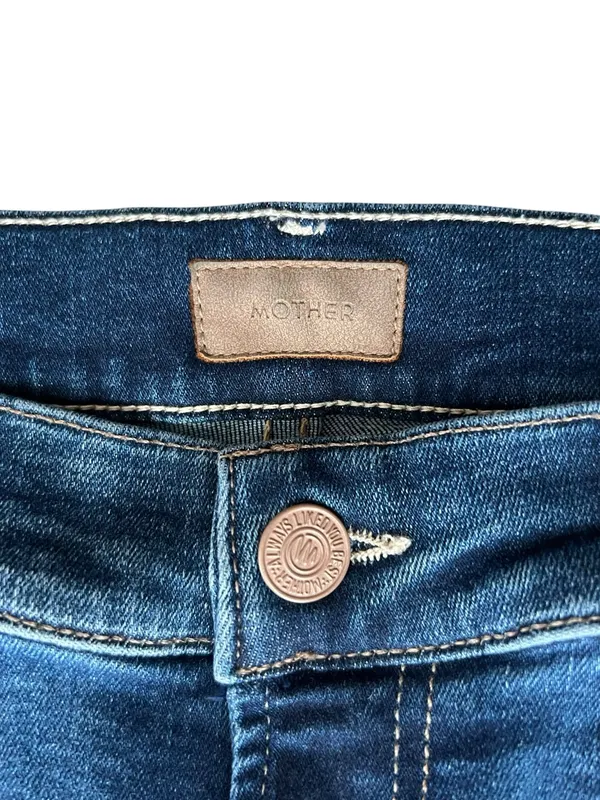 MOTHER Denim Women’s High Waisted Rail Ankle Fray Crop Jeans High Fidelity Wash - Image 4