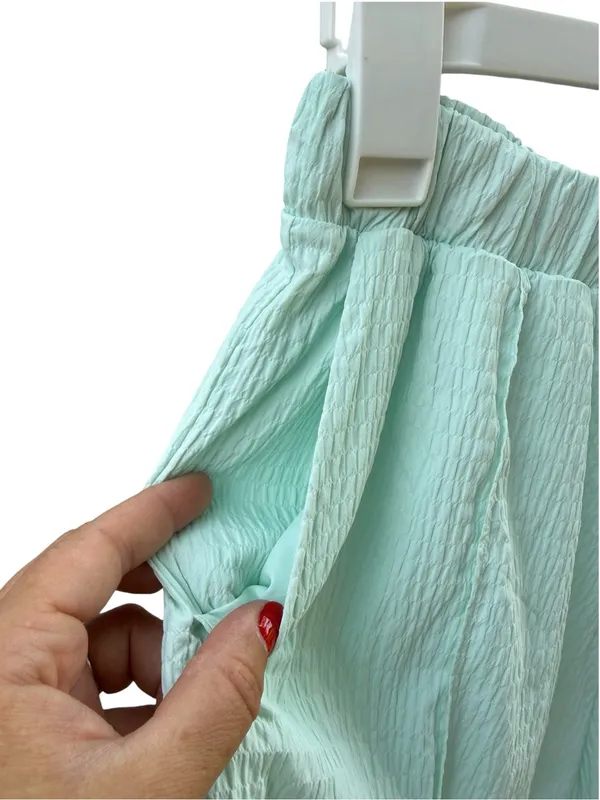 TNA Aritzia High Rise Crinkle Shorts Mint Green Pockets Size Small S Coastal - Image 4
