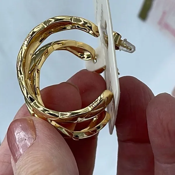NWT 14K GP “ gold plated Do everything in Love “ quilt hoops - Image 8