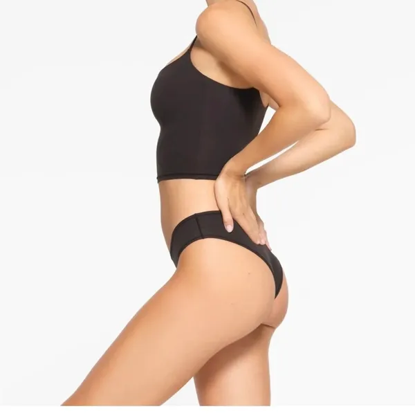 Skims Women's Fits Everybody Cropped Cami in Onyx Black Size S NWT - Image 2