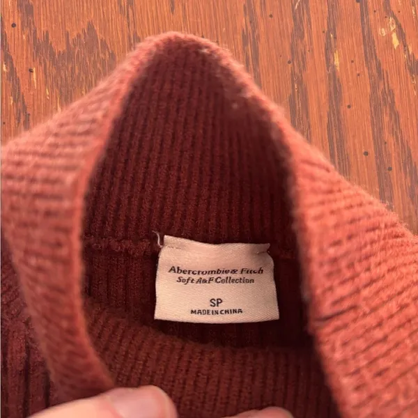 Abercrombie & Fitch Ribbed Mock Neck Sweater Small Orange - Image 2