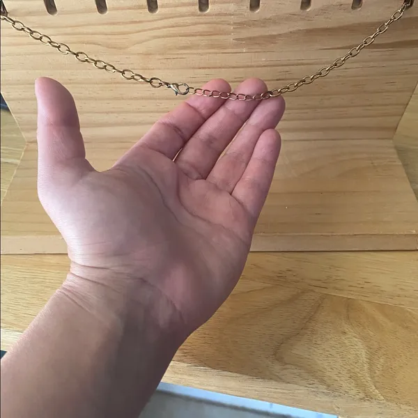 Gold tone necklace. Vintage. - Image 3