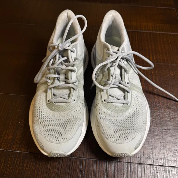 Lululemon Blissfeel Running Shoes Womens Light Grey Silver Athletic Sneakers 9 - Image 3