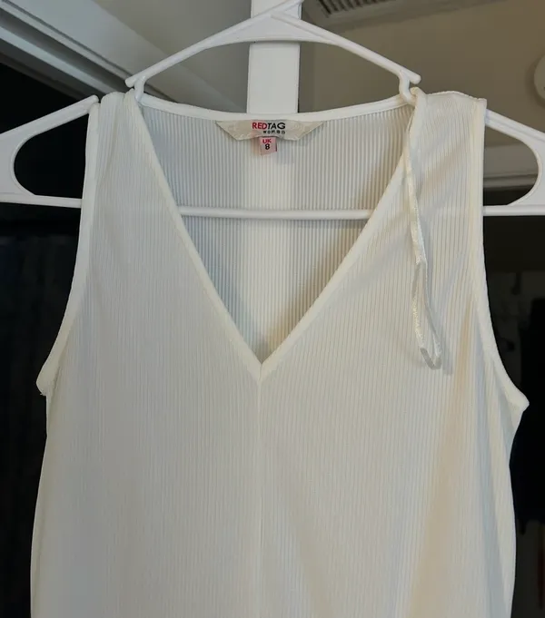 REDTAG Women’s White V-Neck Sleeveless Pleated Long Maxi Dress Size 8 - Image 3
