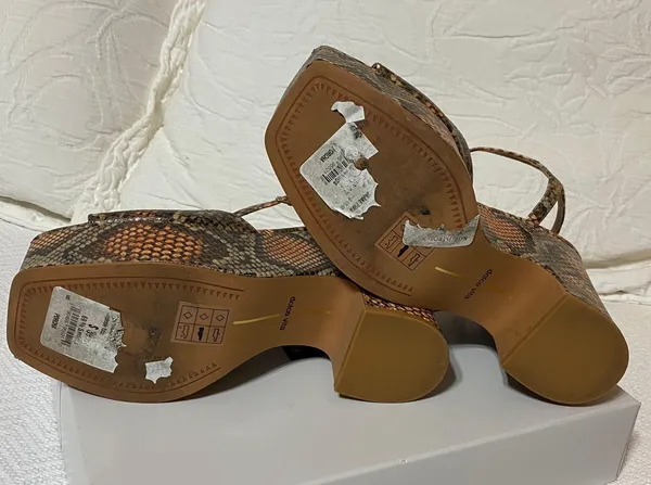 DV by Dolce Vita Heels - Image 4