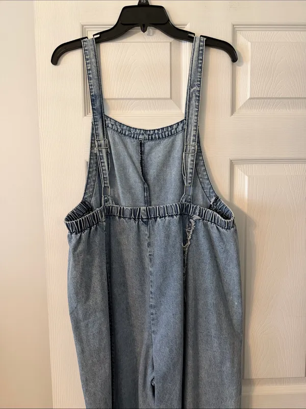Light Wash Denim Overalls Jumpsuit size L inseam 27” excellent condition - Image 4