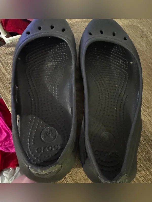 Crocs Kadee Slip On Flats Women’s Size 7 Black Water Resistant - Image 2