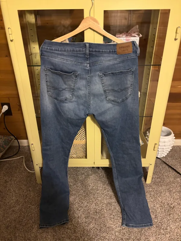32x32 Levi’s Men’s Jeans - Image 2