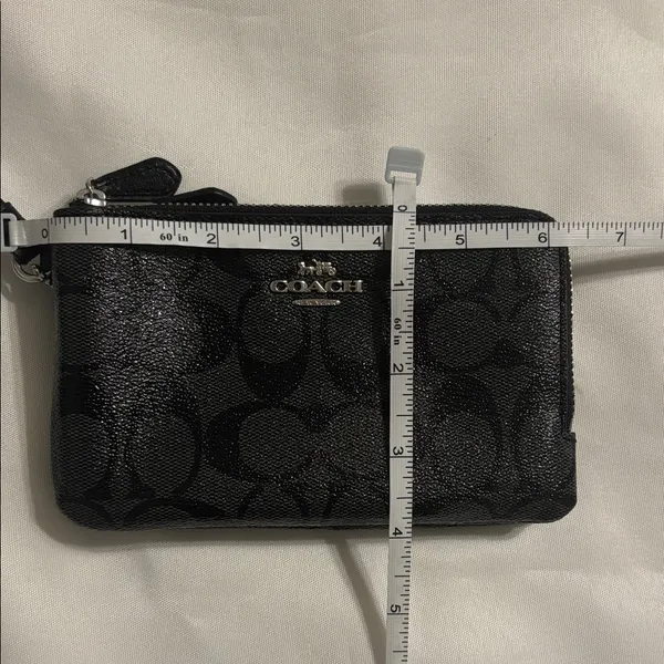 Coach Double Corner Zip Signature Wristlet Black EUC - Image 7