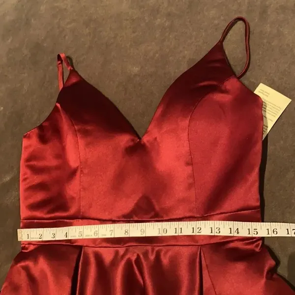 Women’s Burgundy Short Prom Party Dress NWT Medium - Image 7