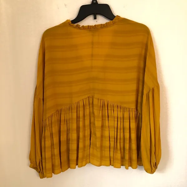 Lucky Brand Loose Fit Ruffle Edge Top Blouse M Long Sleeve - Image 5