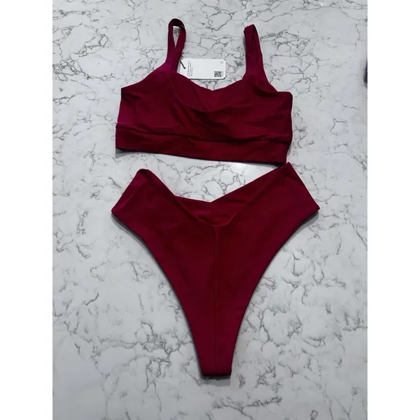 New Quince Cherry Red Italian Tank Bikini Top & V Cut High Leg Bottom Set Small - Image 2