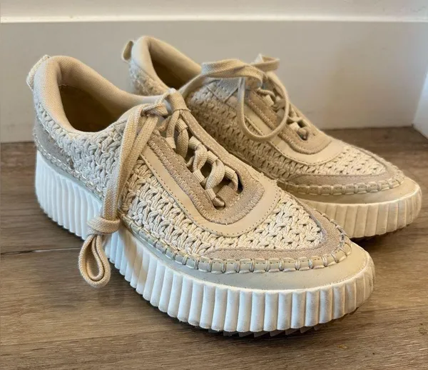 Dolce Vita Dolen Sneakers in Sandstone Knit size 8.5 - Image 3